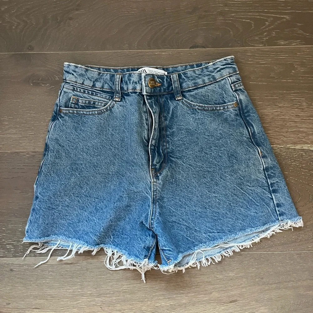 ZARA JEAN SHORTS - Picture 1 of 3